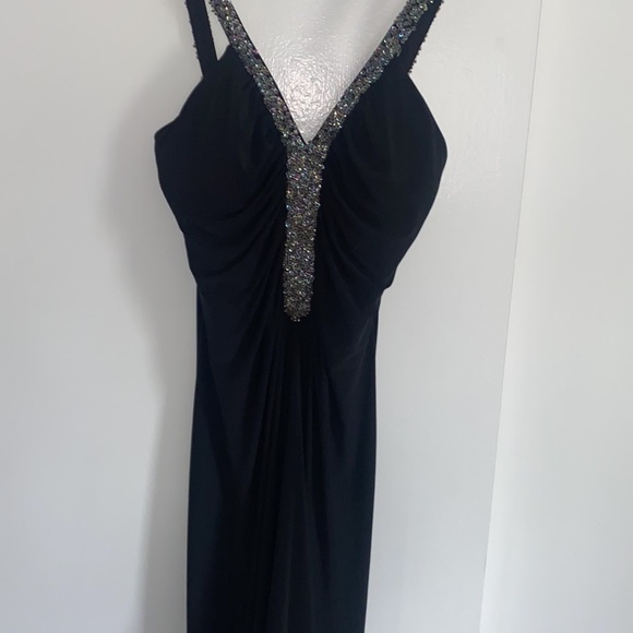 Black formal gown - Picture 3 of 5